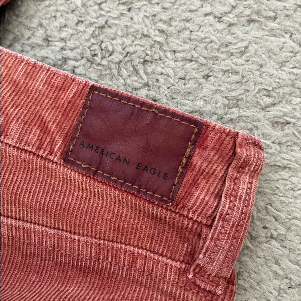 American Eagle Mom Straight Jeans Mauve Coral Corduroy Jeans Size 0 Regular - Picture 9 of 13